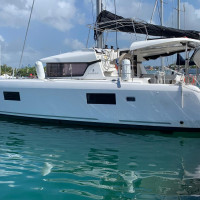 Lagoon 42 sailoe hull 3